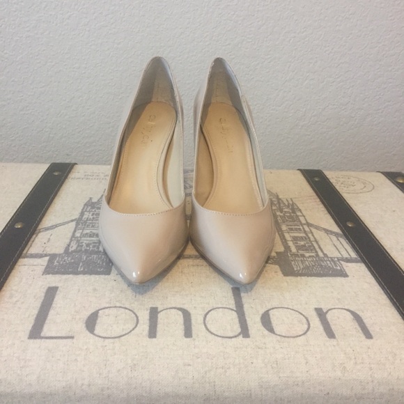 Patent toe beige heels - Picture 2 of 5